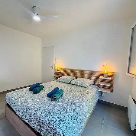 Apartmán With Garden Direct Access To Beach,parking Free *