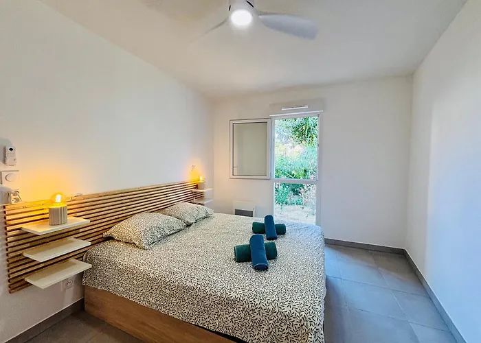 With Garden Direct Access To Beach,parking Free * Vias